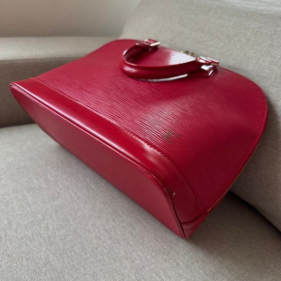 Louis Vuitton Epi Alma PM Red Textured Leather Handbag With Matching Wallet - Picture 4 of 14